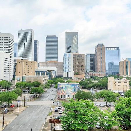 U3 Penthouse Houstonw Car Astros W Skyline-View Apartment Exterior photo